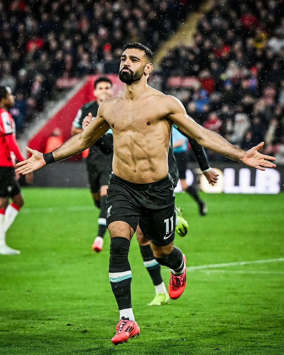 محمد صلاح يقود ليفربول للفوز على ساوثهامبتون بثلاثية 2 محمد صلاح بعد أن قاد ليفربول للفوز وتوسيع الفارق مع السيتي ل 8 نقاط