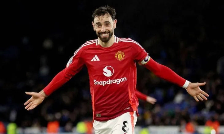 الهلال يُغري برونو فيرنانديز بعرض خيالي.. و72 ساعة لحسم القرار 1 الهلال يُغري برونو فيرنانديز بعرض خيالي.. و72 ساعة لحسم القرار